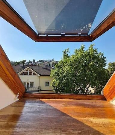 Lovely Old Town Apartment Bratislava Bagian luar foto