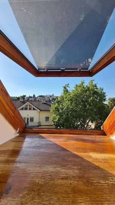 Lovely Old Town Apartment Bratislava Bagian luar foto