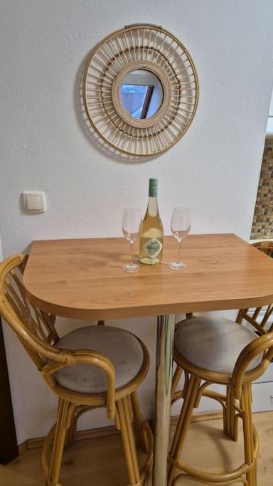 Lovely Old Town Apartment Bratislava Bagian luar foto